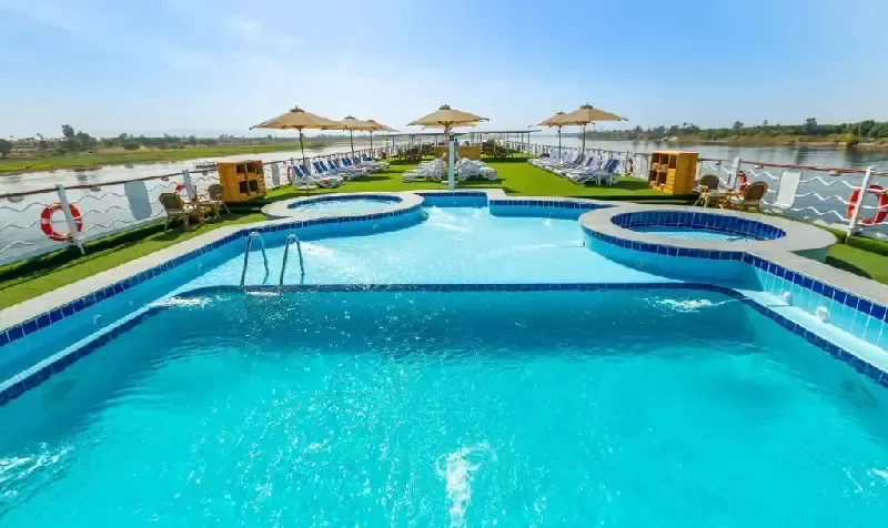 Cruzeiro Rio Nilo (MS Movenpick Royal Lily ou DWA)